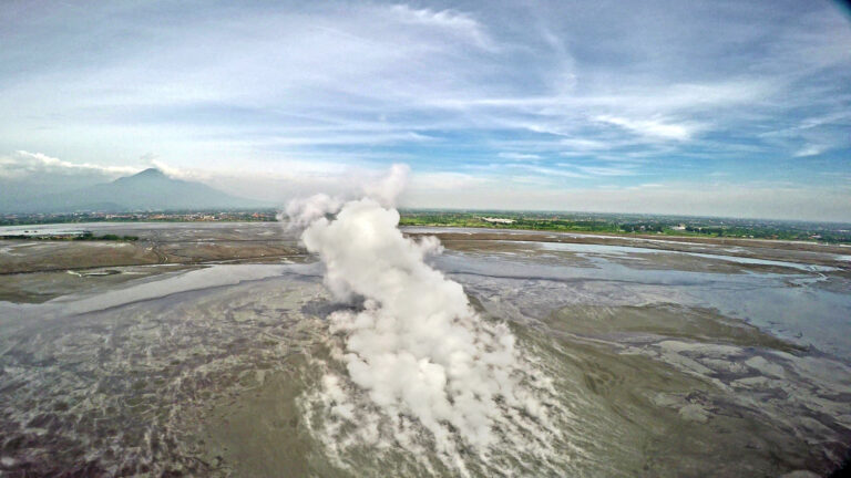 vlcsnap-2017-04-12-13h23m08s312_v02